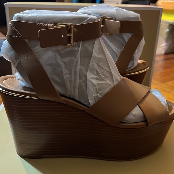 Michael Michael Kors brand new platforms/Sandals - Picture 3 of 8